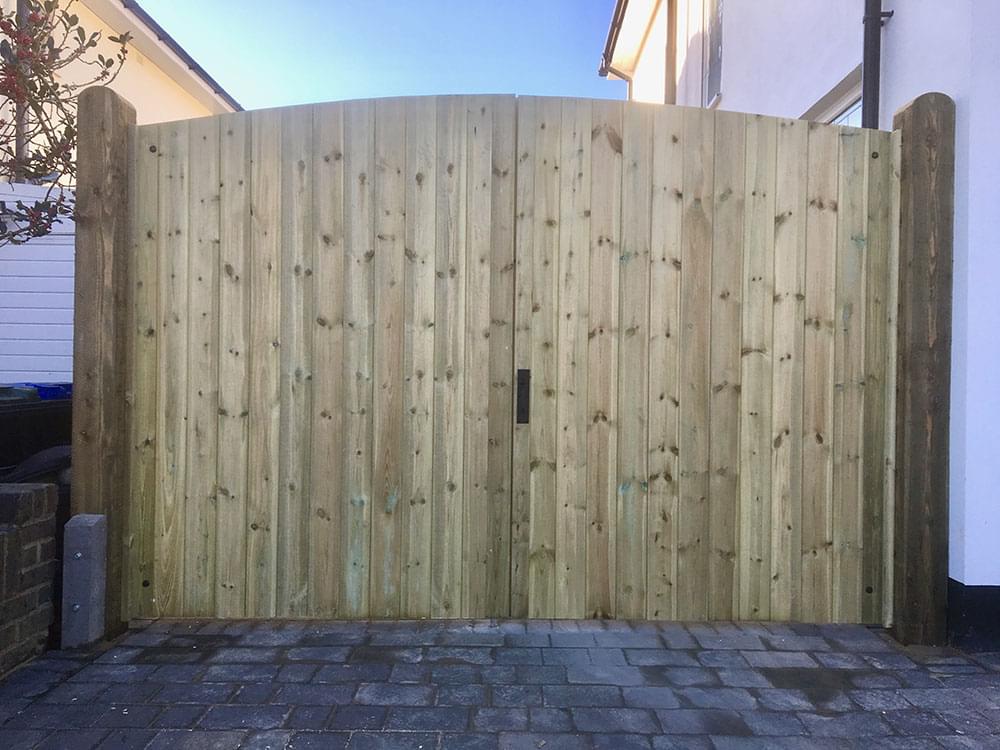 Sussex installation of close board gates, tongue and groove gates, field Gates, traditional Palisade, entrance gates